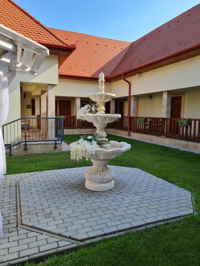 Bed and Breakfast Toroes Panzio Szabolcs Zewnętrze zdjęcie