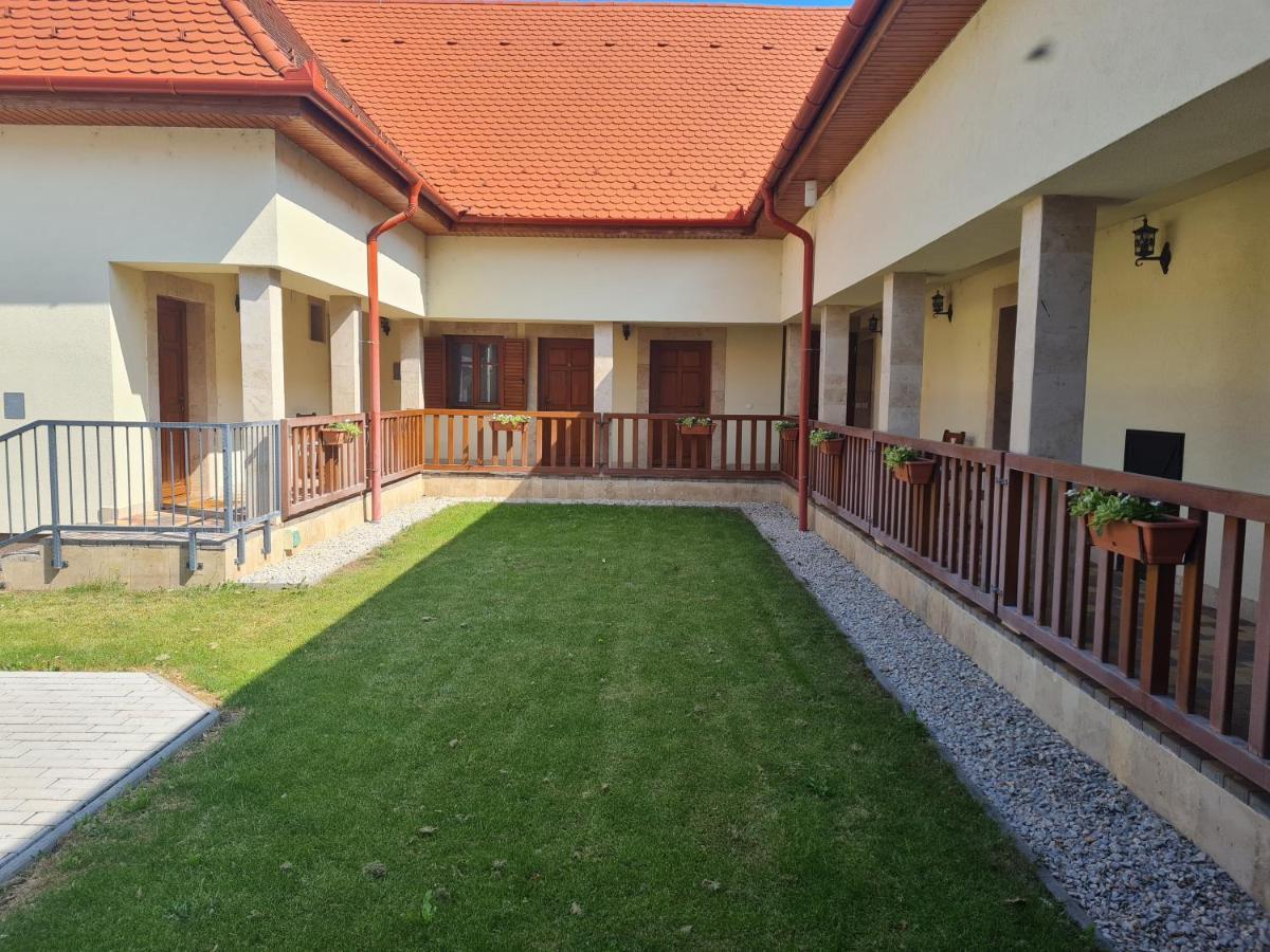 Bed and Breakfast Toroes Panzio Szabolcs Zewnętrze zdjęcie